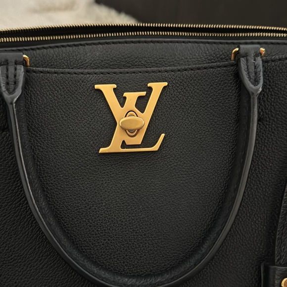 Louis Vuitton LockMeTo Top Handle Tote w Shoulder / Crossbody Strap - Picture 9 of 10